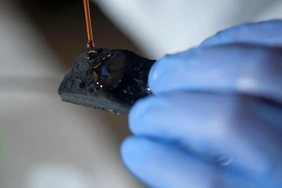 New Polymers Absorb Spilled Oil Like Sponges